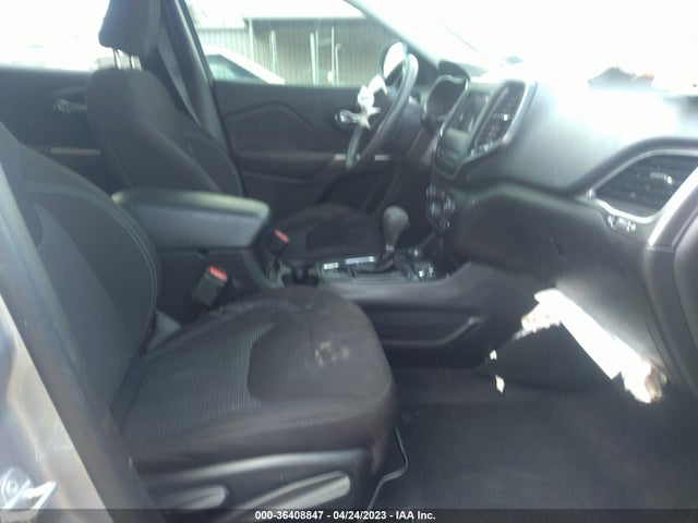 1C4PJMCXXKD376082 Jeep Cherokee Latitude 4x4