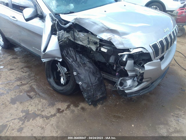 1C4PJMCXXKD376082 Jeep Cherokee Latitude 4x4