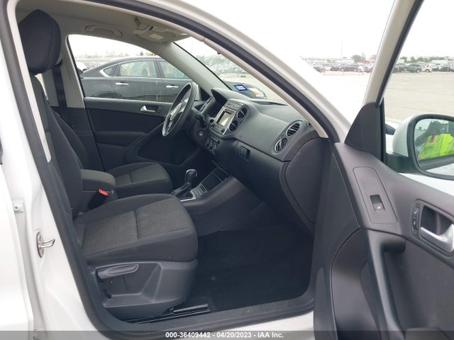 WVGAV7AX9HK043547 Volkswagen TIGUAN