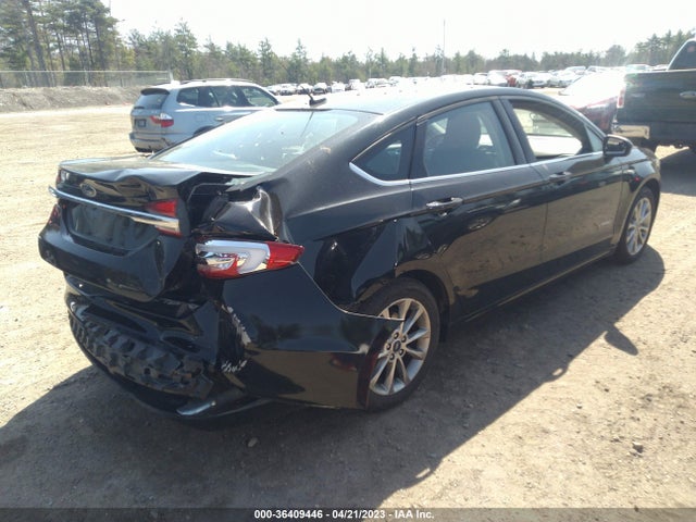 3FA6P0LUXHR135959 Ford Fusion Hybrid Se