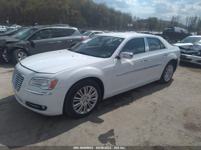 2C3CCAKG2EH381300 Chrysler 300 300c