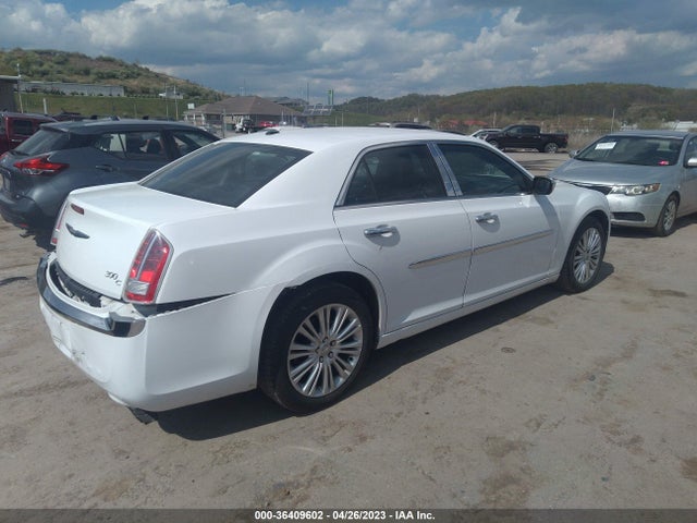 2C3CCAKG2EH381300 Chrysler 300 300c