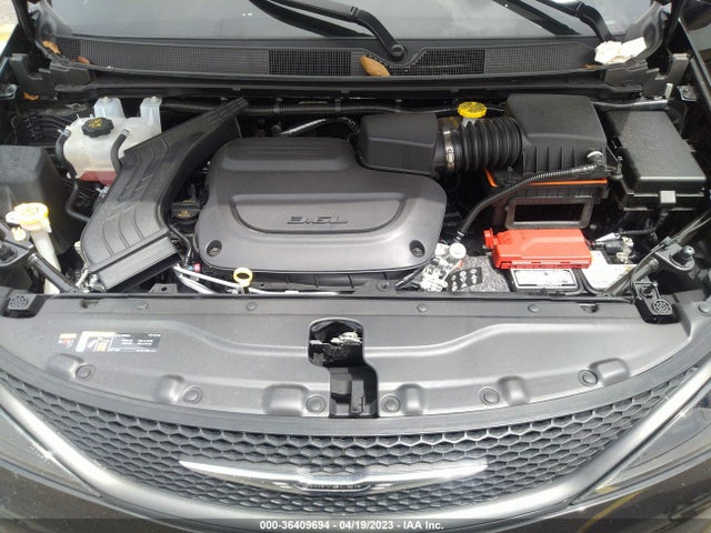 2C4RC1CG7NR218981 Chrysler Voyager Lx