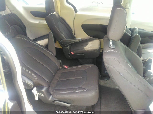2C4RC1CG7NR218981 Chrysler Voyager Lx