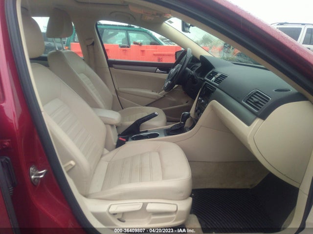 1VWBT7A37FC038542 Volkswagen Passat 1.8t Se W/sunroof & Nav