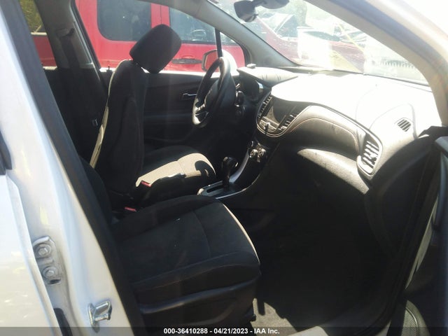 Chevrolet TRAX LS 2020 3GNCJNSB9LL160866 Image 5