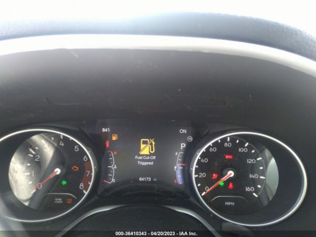 3C4NJDBB5JT320993 Jeep Compass Altitude