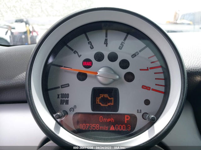 2010 MINI COOPER HARDTOP VIN: WMWMF3C55ATZ24133
