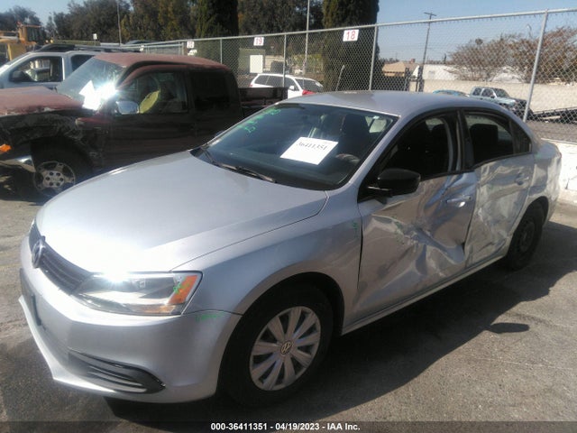 3VW2K7AJ4EM320667 Volkswagen Jetta Sedan S