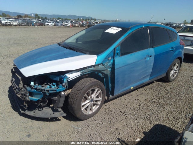 Ford FOCUS SE 2015 1FADP3K2XFL302633 Image 2