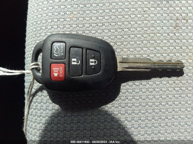 2016 TOYOTA RAV4 XLE VIN: JTMWFREV9GJ061479