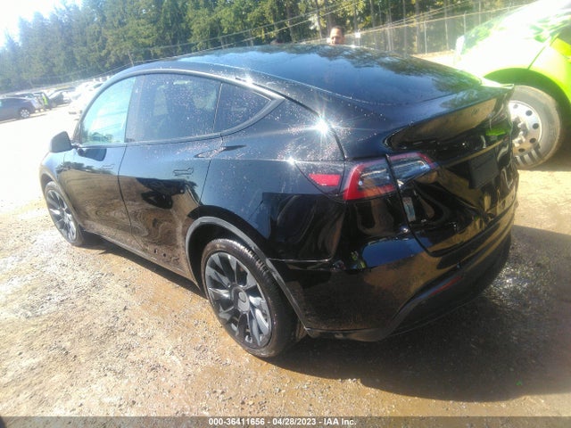 Tesla Model Y Long Range 2021 5YJYGDEE4MF241092 Image 4