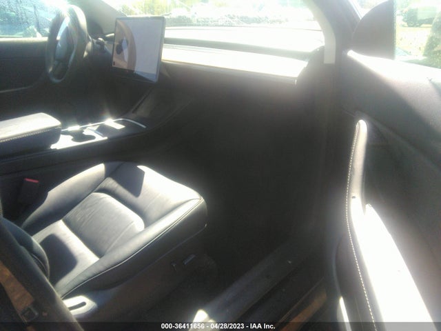 Tesla Model Y Long Range 2021 5YJYGDEE4MF241092 Image 6
