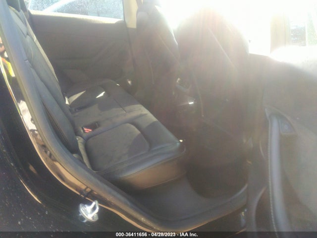 Tesla Model Y Long Range 2021 5YJYGDEE4MF241092 Image 9