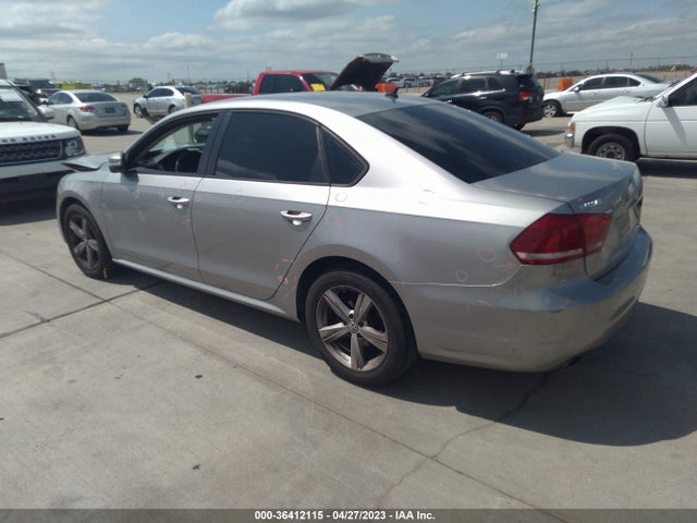 1VWAT7A30EC051577 Volkswagen PASSAT S