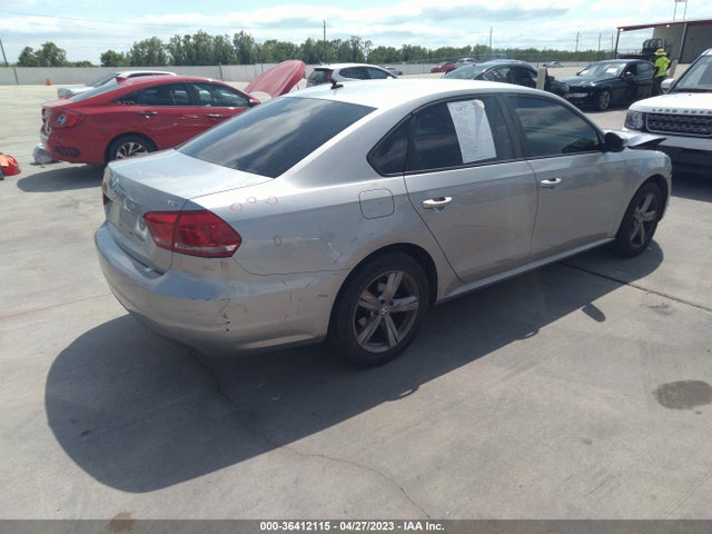 1VWAT7A30EC051577 Volkswagen PASSAT S