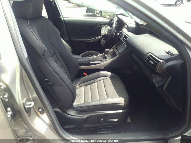 Lexus IS 2019 JTHBA1D29K5087523 Image 8