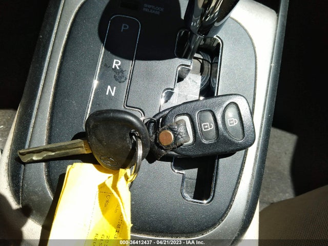 2011 HYUNDAI ELANTRA TOURING GLS VIN: KMHDC8AE3BU088440