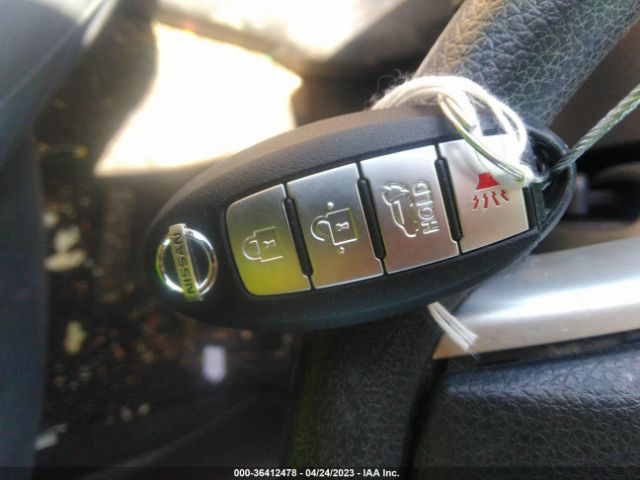 KNMAT2MT9FP589996 Nissan ROGUE SV