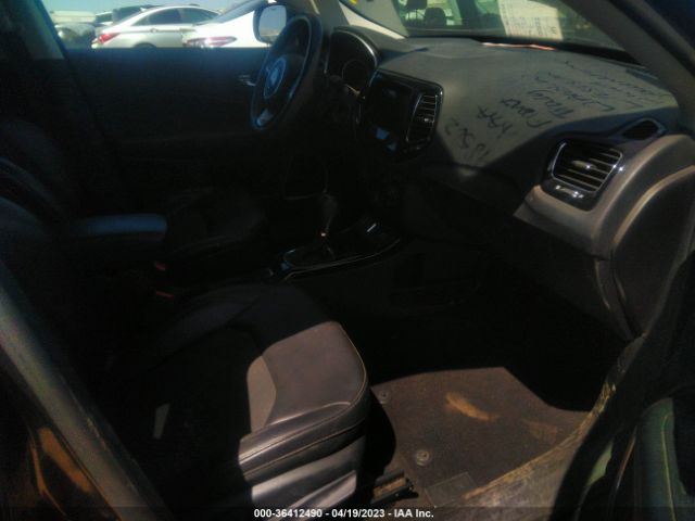 3C4NJCBB6KT637452 Jeep Compass Altitude
