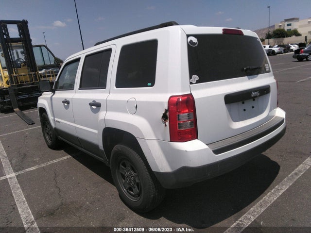 1C4NJPBA2GD562132 Jeep Patriot Sport