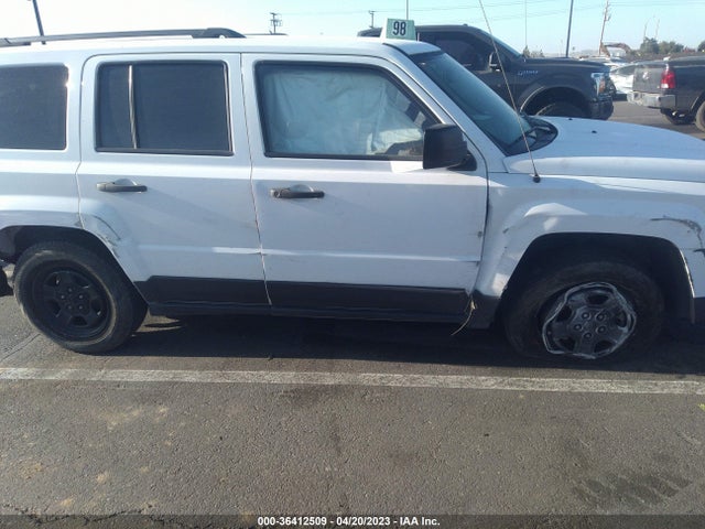 1C4NJPBA2GD562132 Jeep Patriot Sport