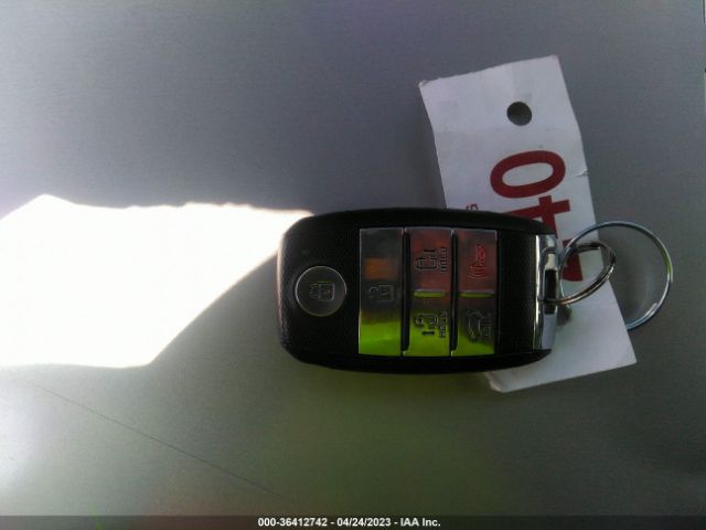 KNDMC5C10F6023052 KIA SEDONA EX
