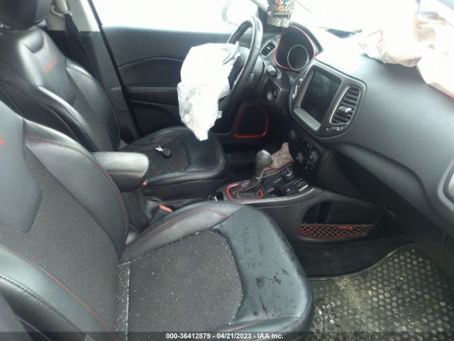 3C4NJDDB6JT150964 Jeep Compass Trailhawk