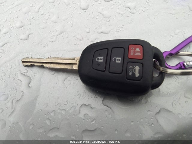 Toyota COROLLA LE 2015 5YFBURHE9FP255553 Image 3