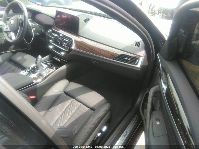 BMW 5 Series 530e 2023 аукцион фото