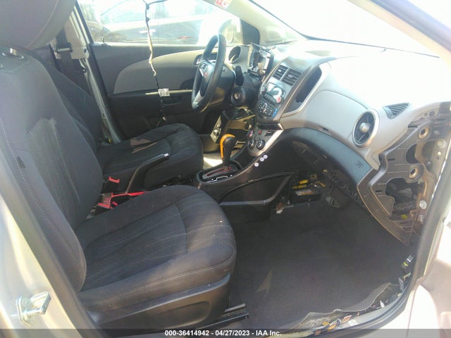 Chevrolet SONIC LT 2014 1G1JC5SHXE4185243 Image 5