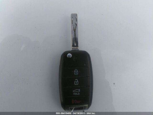 KNADM4A39E6374632 KIA RIO LX