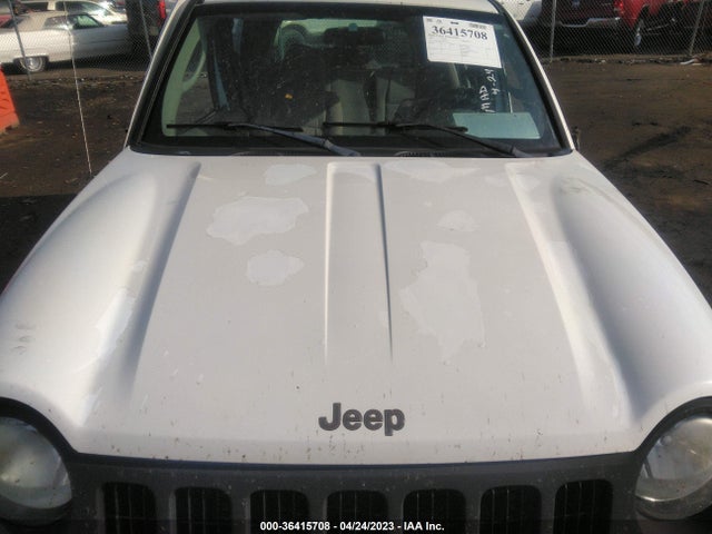 2005 JEEP LIBERTY SPORT VIN: 1J4GL48K05W690477