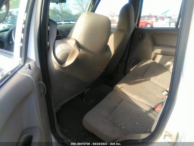2005 JEEP LIBERTY SPORT VIN: 1J4GL48K05W690477