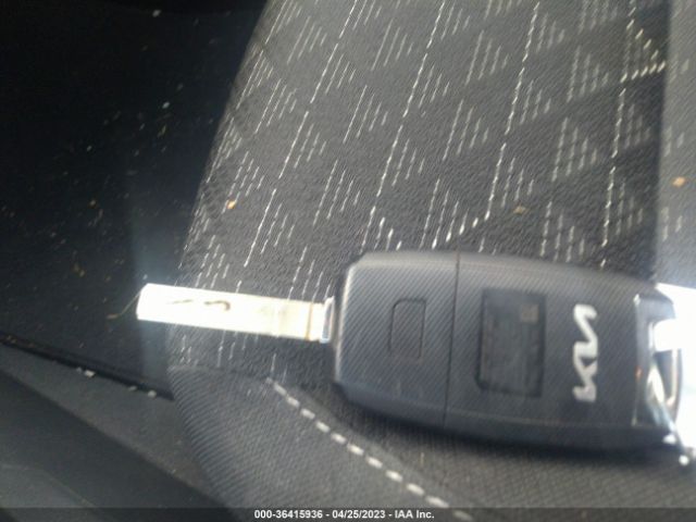 3KPA25AD9NE477666 KIA Rio 5-door S