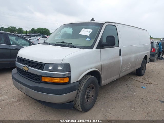Chevrolet EXPRESS CARGO VAN 2018 1GCWGBFPXJ1335946 Image 2