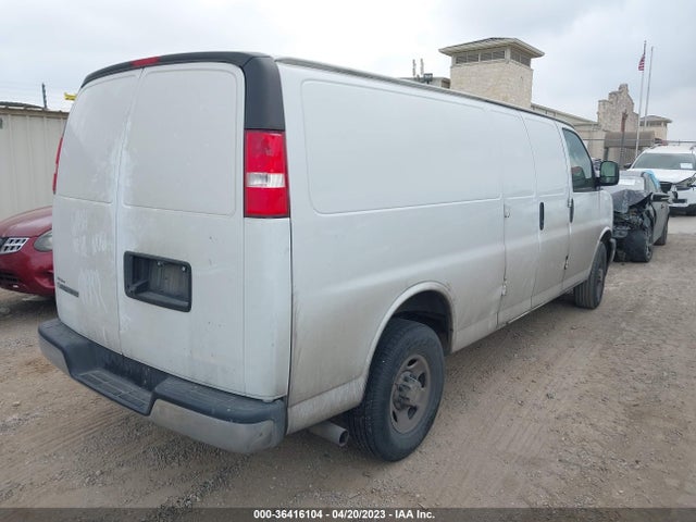 Chevrolet EXPRESS CARGO VAN 2018 1GCWGBFPXJ1335946 Image 4