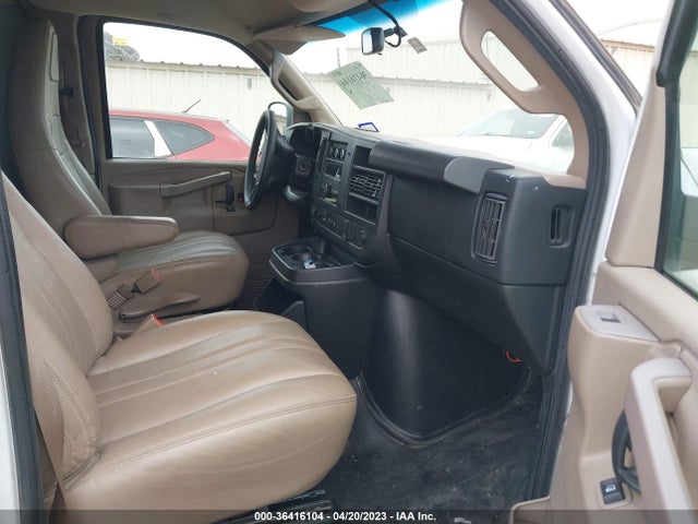 Chevrolet EXPRESS CARGO VAN 2018 1GCWGBFPXJ1335946 Image 5