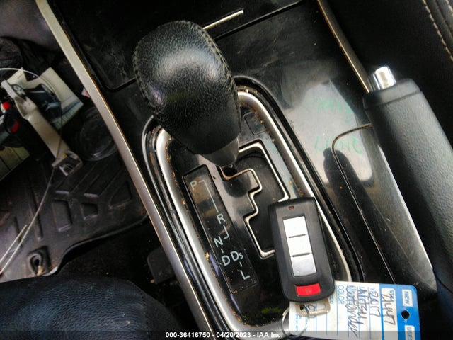 JA4AD3A33HZ013927 Mitsubishi Outlander Se/sel
