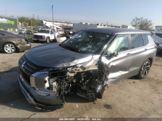 JA4J4UA86NZ036583 Mitsubishi Outlander Se