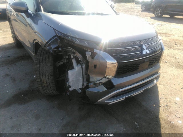 JA4J4UA86NZ036583 Mitsubishi Outlander Se
