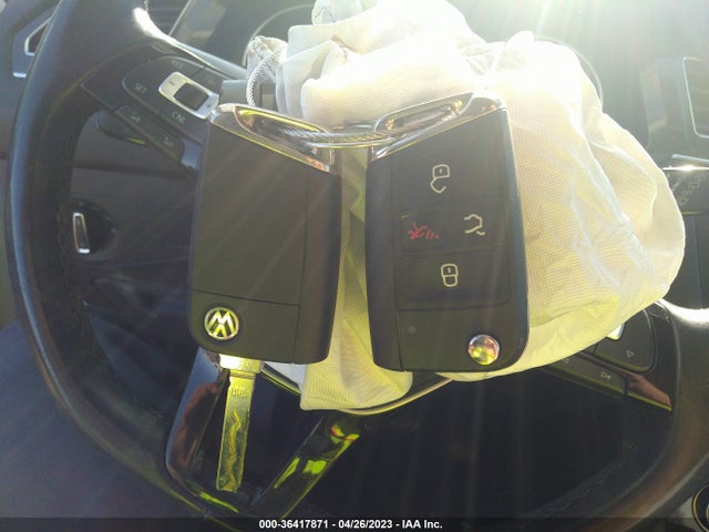 3VV2B7AX8JM017152 Volkswagen TIGUAN SE