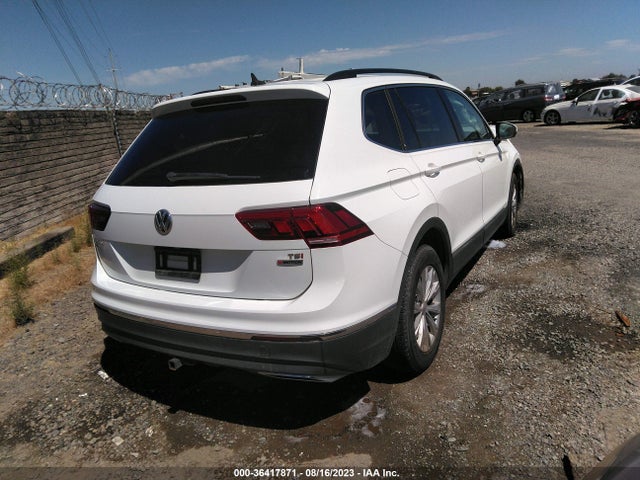 3VV2B7AX8JM017152 Volkswagen TIGUAN SE