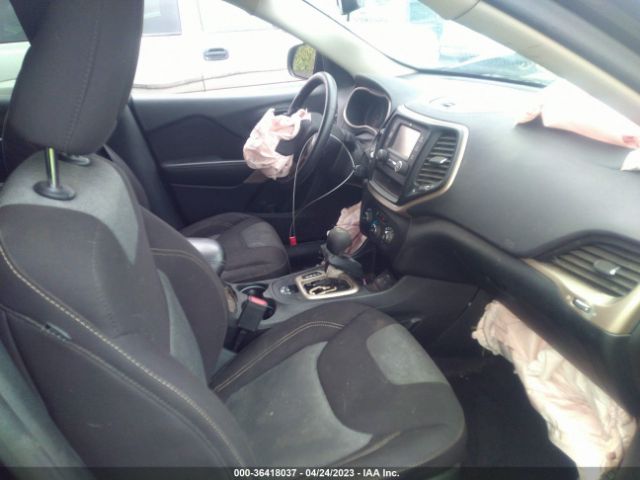 1C4PJLAB5HW653574 Jeep Cherokee Sport