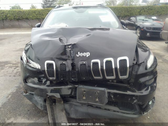 1C4PJLAB5HW653574 Jeep Cherokee Sport