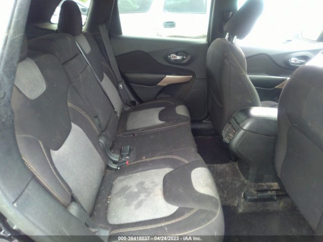 1C4PJLAB5HW653574 Jeep Cherokee Sport