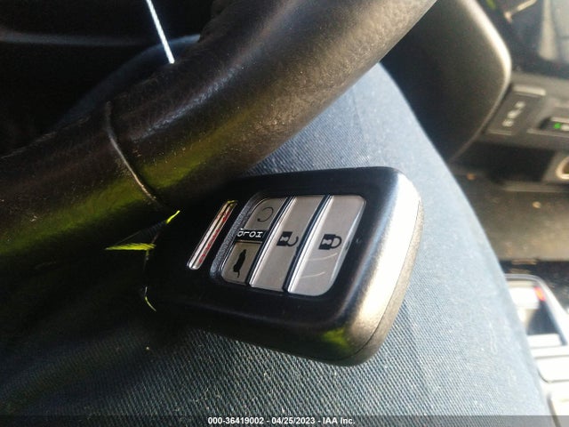 Honda Pilot Touring 2016 5FNYF6H92GB047470 Image 3