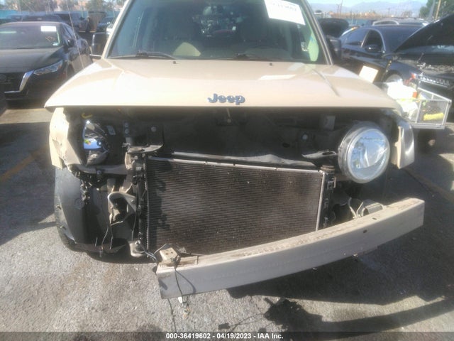 1C4NJPBA4GD754863 Jeep Patriot Sport
