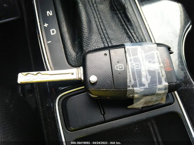 5XYKT3A63EG483215 KIA SORENTO LX