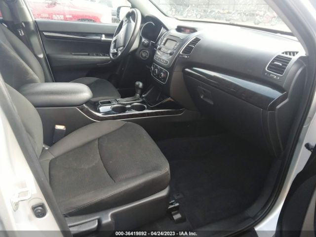 5XYKT3A63EG483215 KIA SORENTO LX